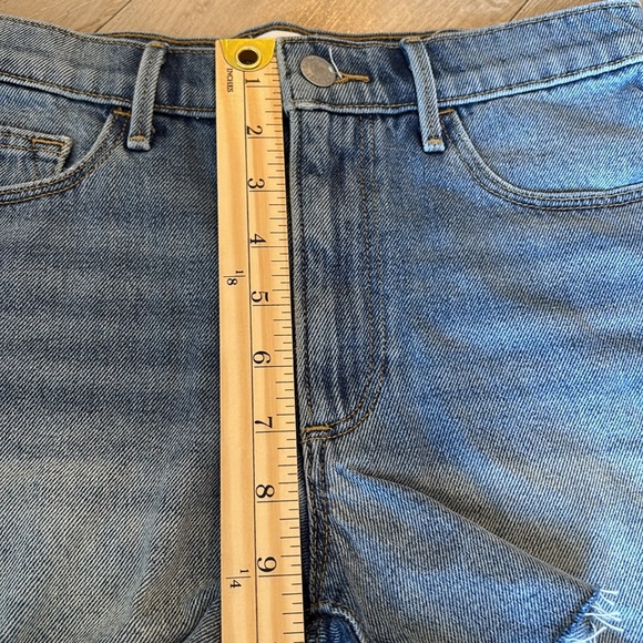 BNWT Sunday Best Aritzia Raw Hem Denim Shorts Women’s Size 2 Waist 27” - Picture 6 of 8